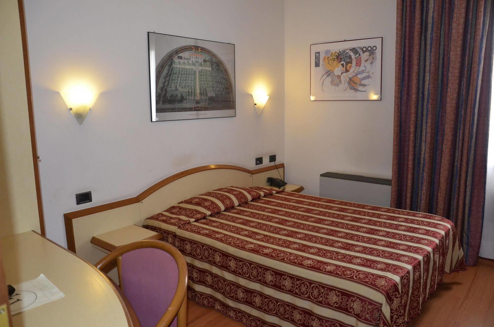 Hotel Alexander Fiorano Modenese Buitenkant foto